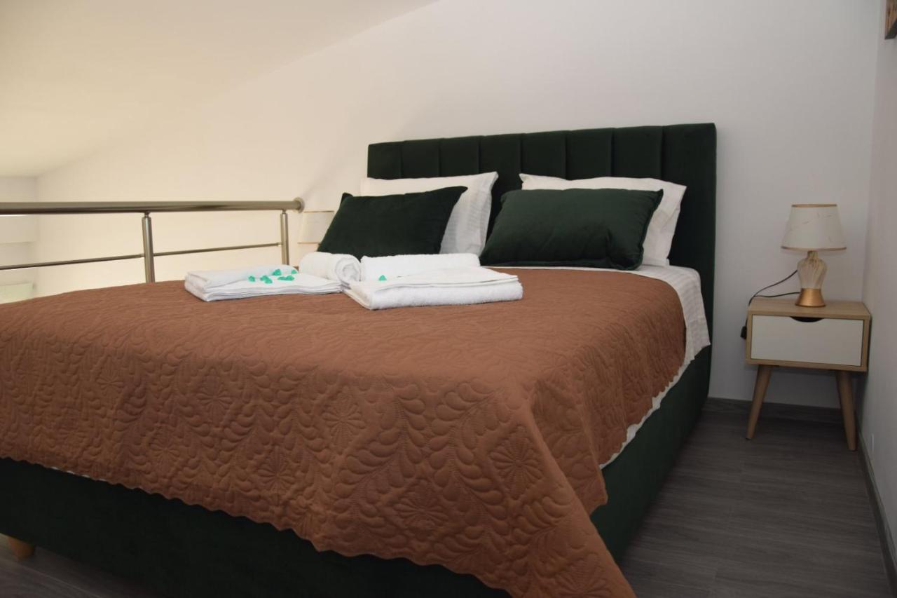 Olympia Suites ปีร์กอส ภายนอก รูปภาพ