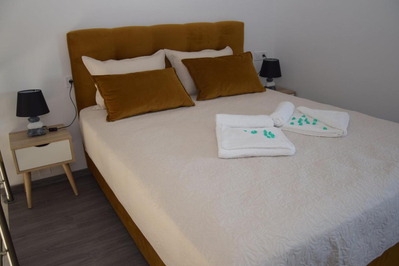 Olympia Suites ปีร์กอส ภายนอก รูปภาพ