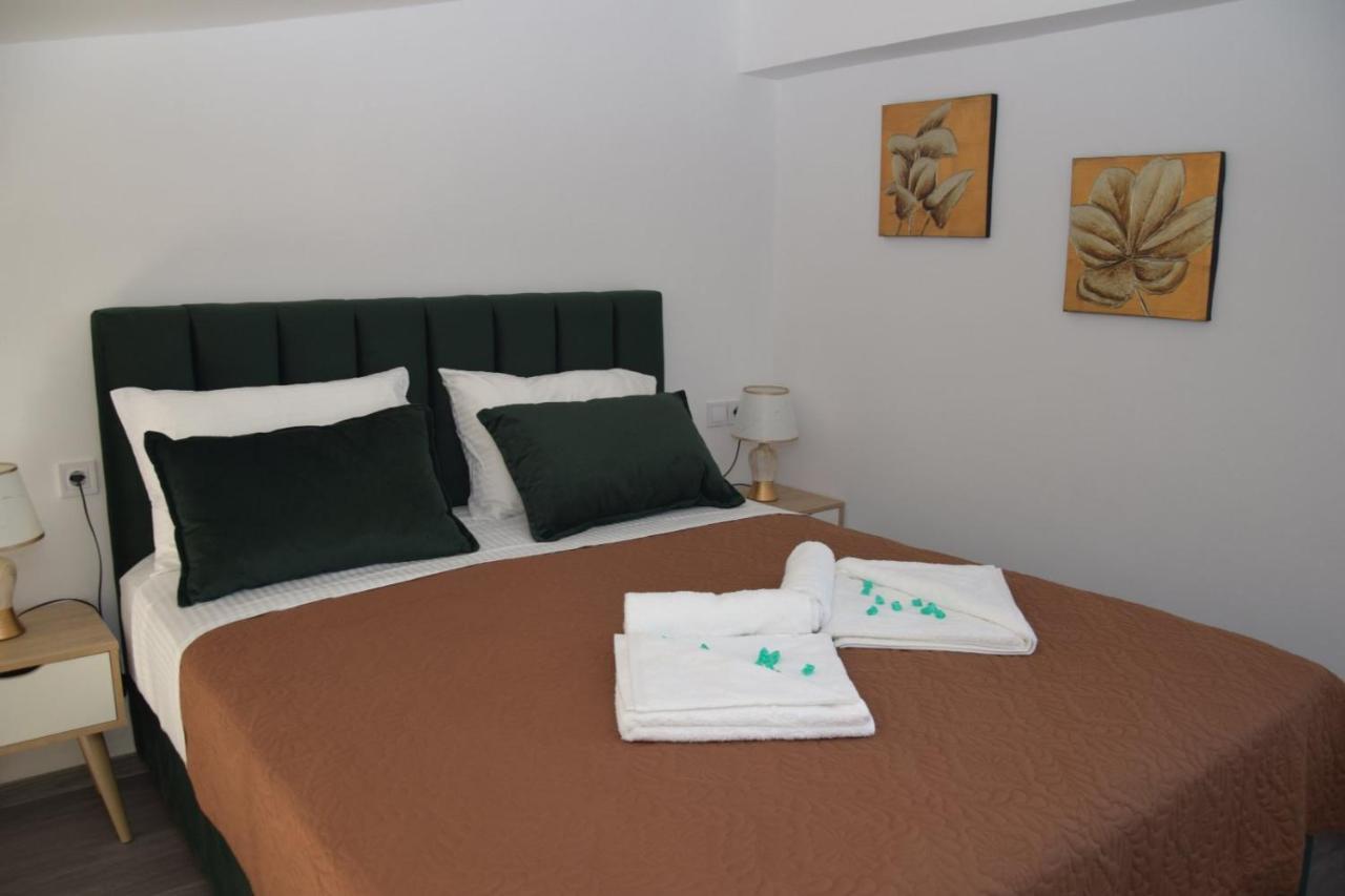 Olympia Suites ปีร์กอส ภายนอก รูปภาพ