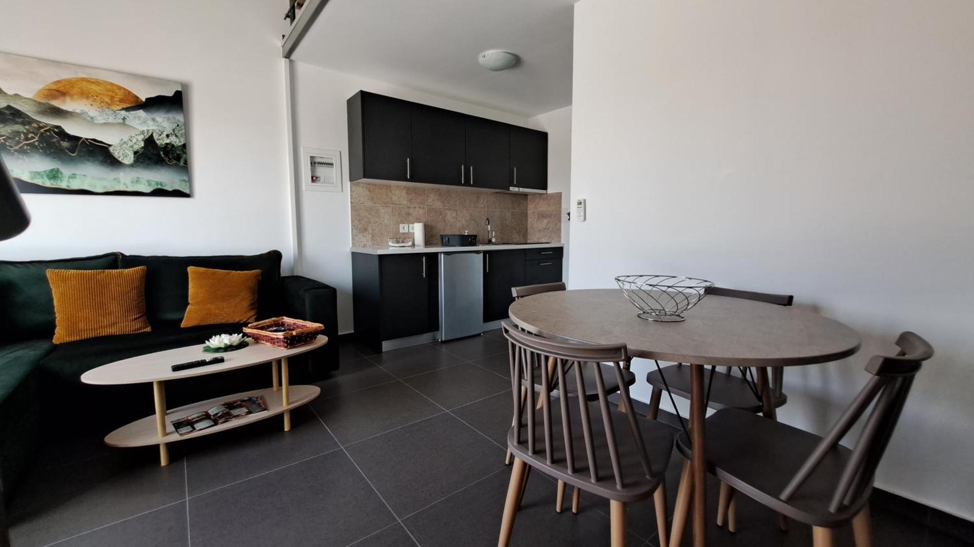 Olympia Suites ปีร์กอส ภายนอก รูปภาพ