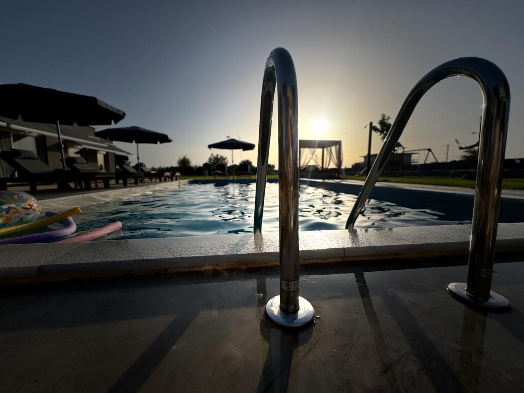 Olympia Suites ปีร์กอส ภายนอก รูปภาพ